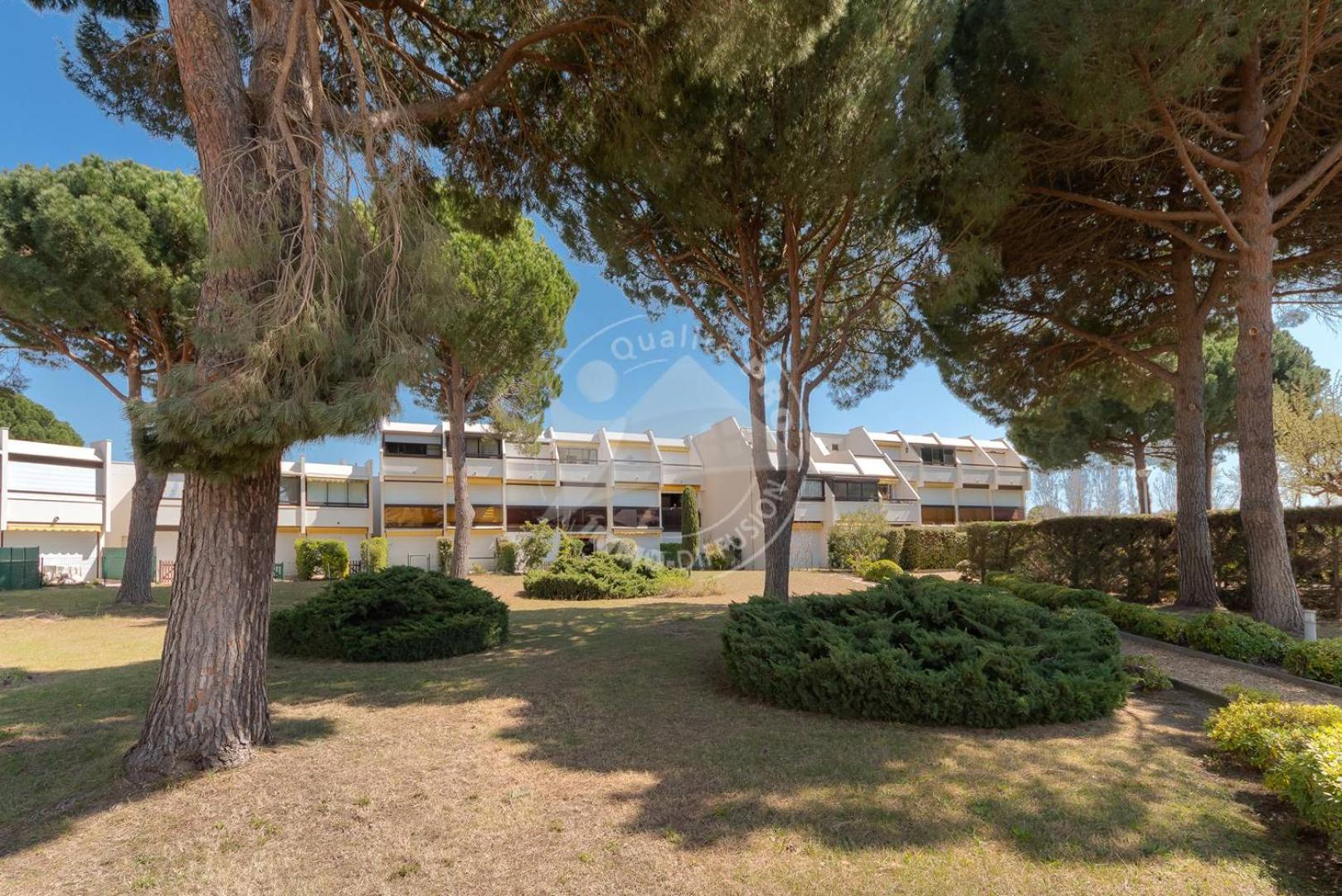 AS21388 - P2 avec vue dégagée et arborée avec parking privé Le Grau-du-Roi Exterior foto